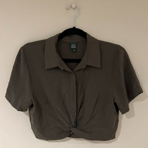 wild fable Tops - Wild Fable Cropped Utility T-Shirt - Medium in Olive Green